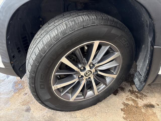 used 2019 Toyota Highlander car, priced at $29,765