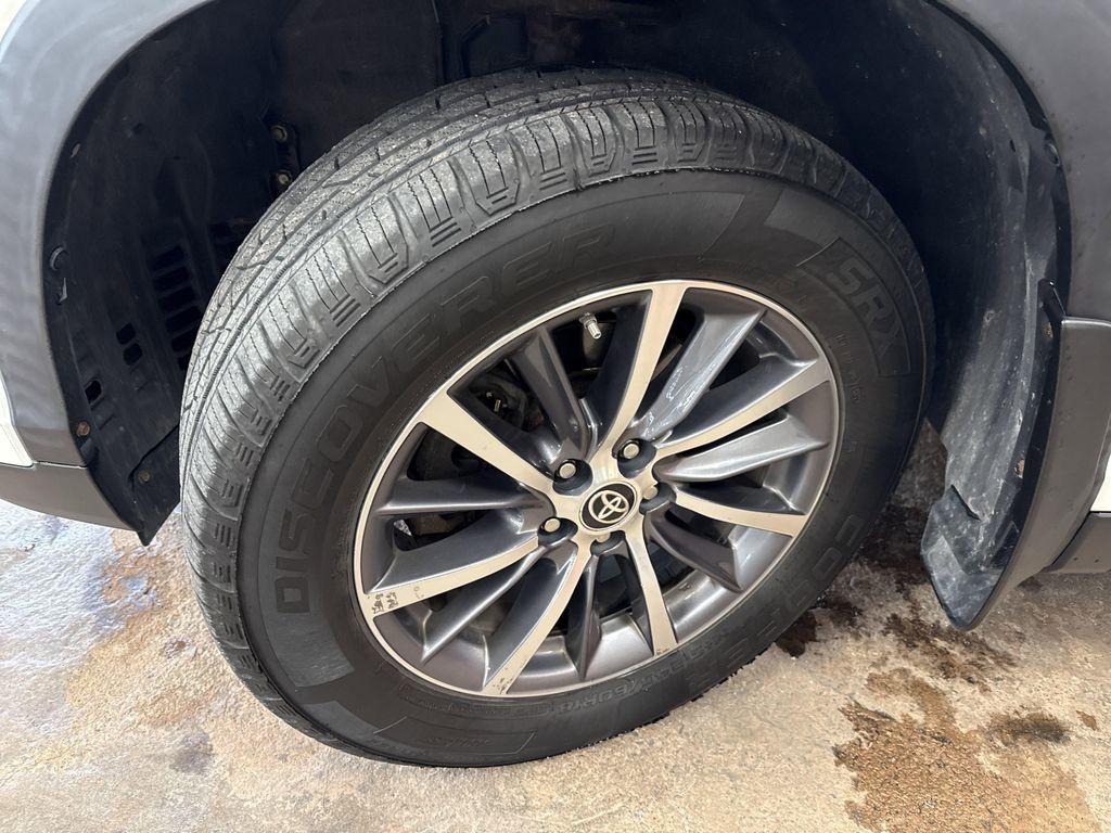 used 2019 Toyota Highlander car, priced at $29,765