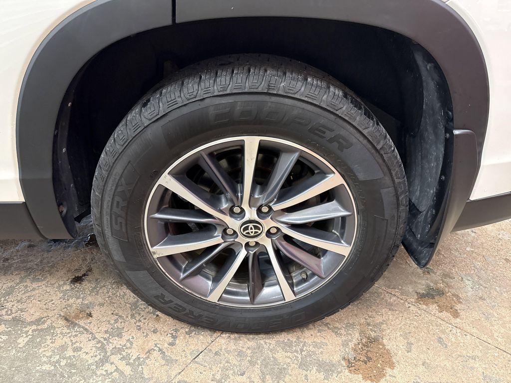 used 2019 Toyota Highlander car, priced at $29,765