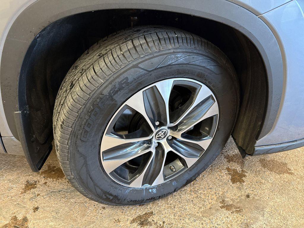 used 2021 Toyota Highlander car, priced at $34,950