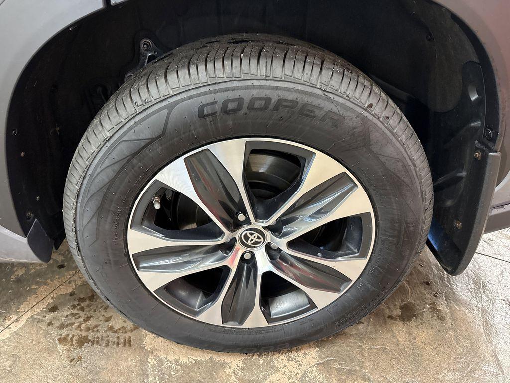 used 2021 Toyota Highlander car, priced at $34,950