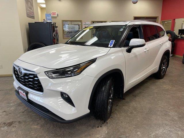 used 2021 Toyota Highlander car, priced at $34,349