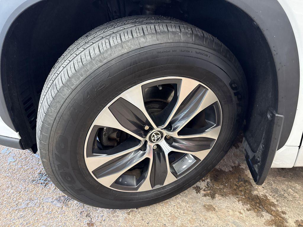 used 2022 Toyota Highlander Hybrid car, priced at $39,555