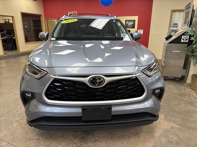 used 2021 Toyota Highlander car, priced at $35,946