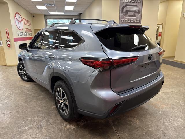 used 2021 Toyota Highlander car, priced at $35,946
