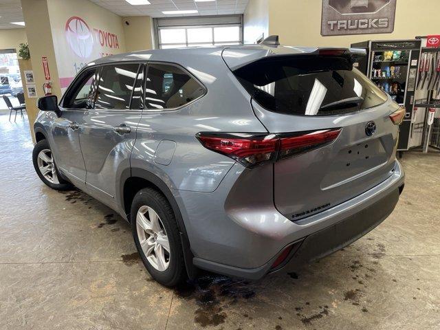 used 2022 Toyota Highlander Hybrid car, priced at $35,538