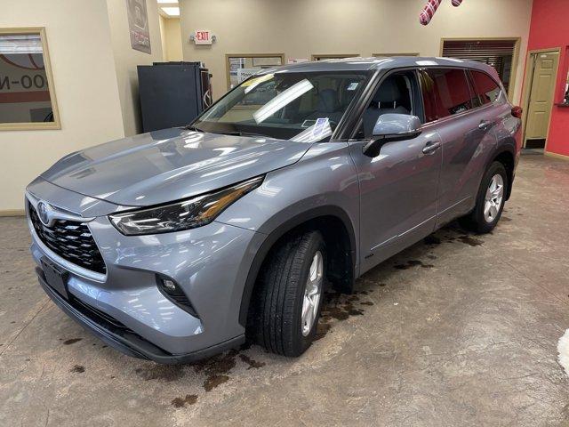 used 2022 Toyota Highlander Hybrid car, priced at $35,538