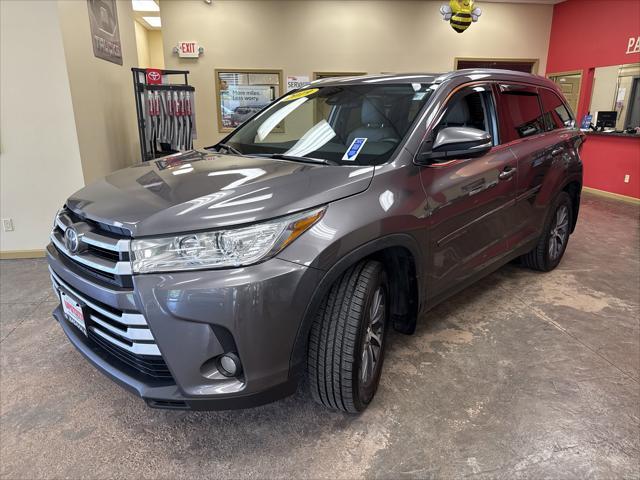 used 2019 Toyota Highlander car, priced at $25,995