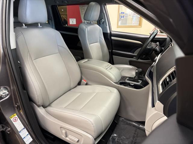 used 2019 Toyota Highlander car, priced at $25,995