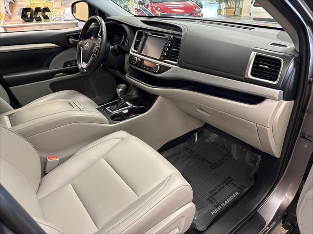 used 2019 Toyota Highlander car, priced at $25,995