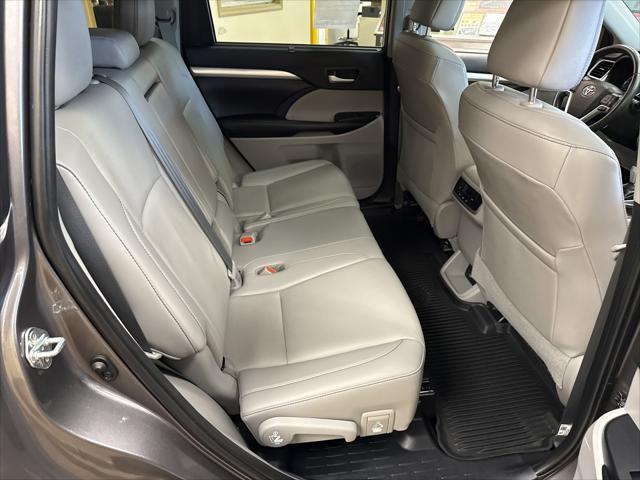 used 2019 Toyota Highlander car, priced at $25,995