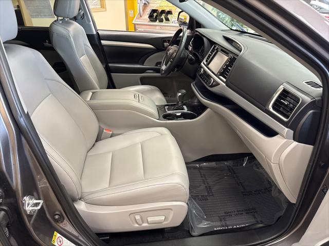 used 2019 Toyota Highlander car, priced at $25,995