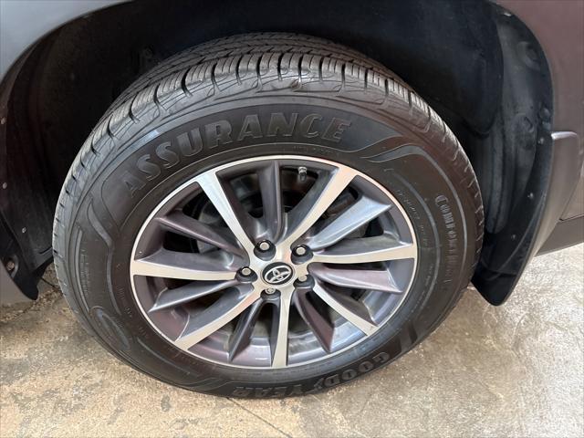 used 2019 Toyota Highlander car, priced at $25,995