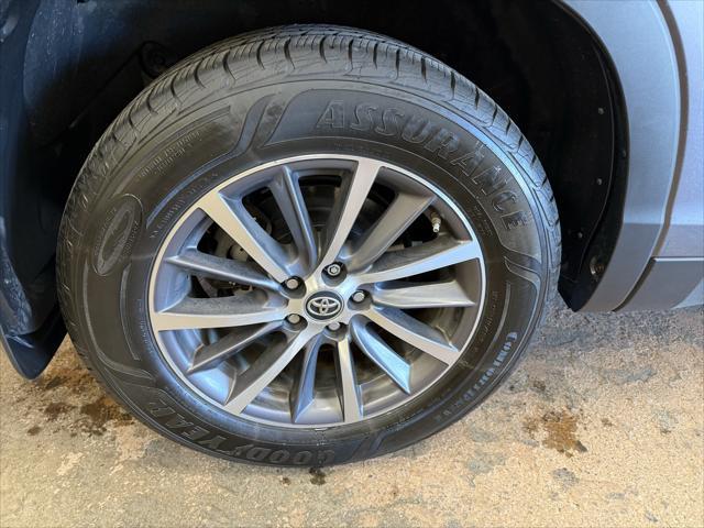 used 2019 Toyota Highlander car, priced at $25,995