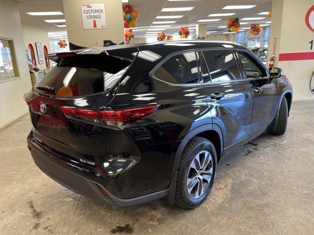 used 2021 Toyota Highlander car, priced at $35,544