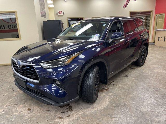 used 2022 Toyota Highlander Hybrid car, priced at $36,927