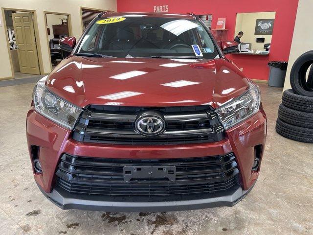 used 2019 Toyota Highlander car, priced at $31,900