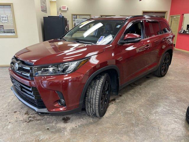 used 2019 Toyota Highlander car, priced at $31,900