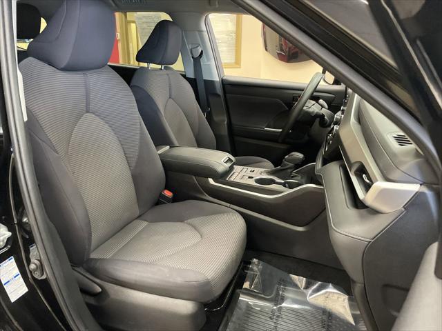 used 2022 Toyota Highlander car, priced at $30,555