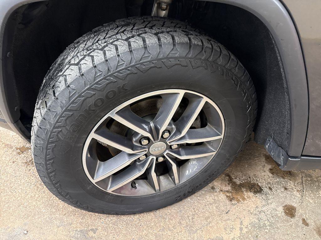 used 2018 Jeep Grand Cherokee car, priced at $19,975