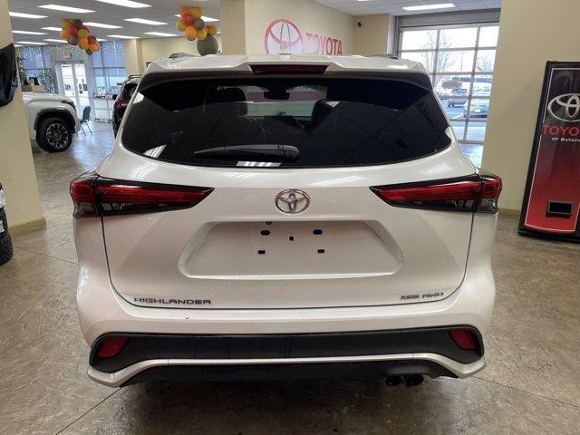 used 2022 Toyota Highlander car, priced at $38,944