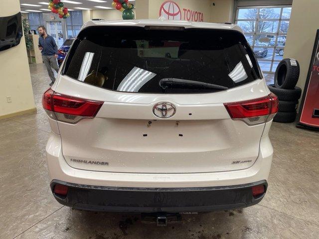 used 2018 Toyota Highlander car