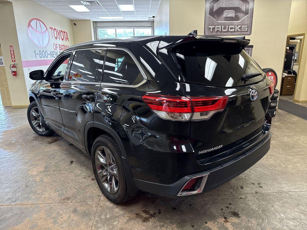 used 2019 Toyota Highlander Hybrid car, priced at $36,558
