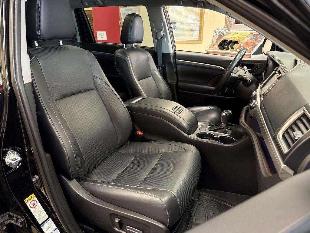 used 2019 Toyota Highlander Hybrid car, priced at $36,558