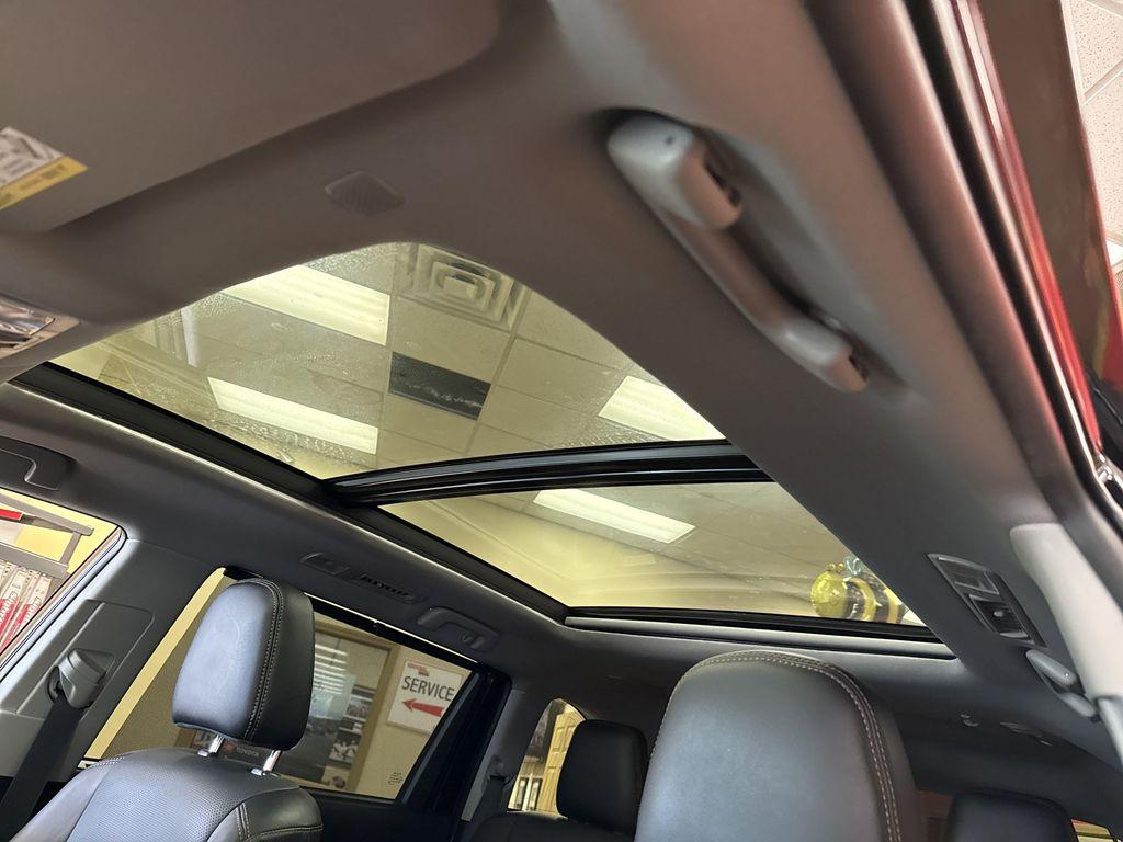 used 2019 Toyota Highlander Hybrid car, priced at $36,558