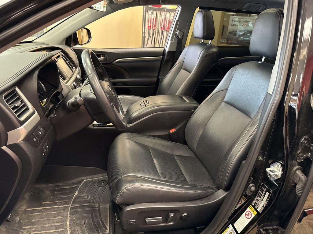 used 2019 Toyota Highlander Hybrid car, priced at $36,558