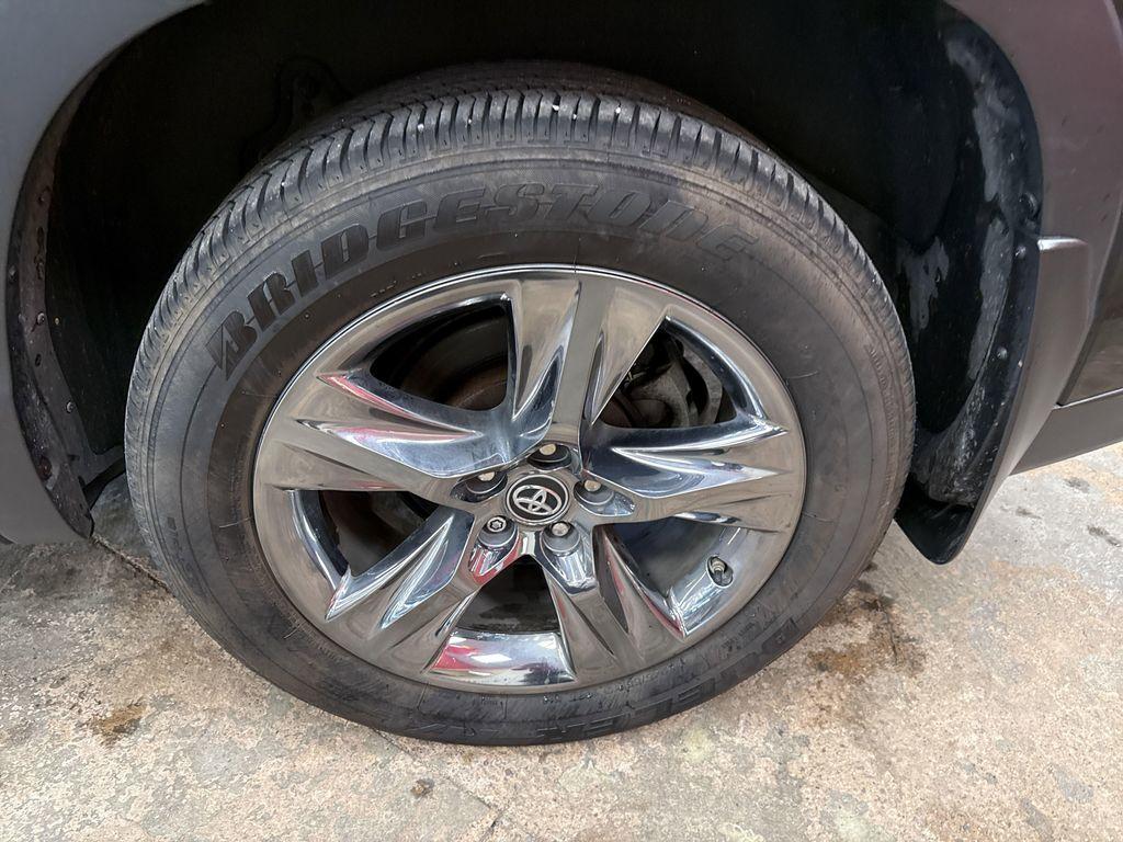 used 2019 Toyota Highlander Hybrid car, priced at $36,558