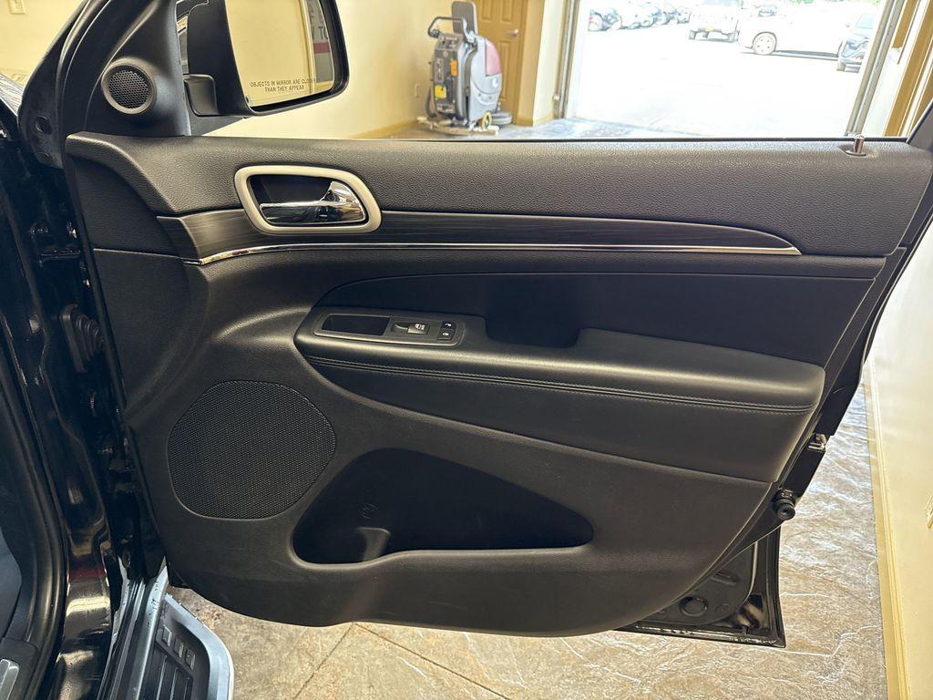 used 2020 Jeep Grand Cherokee car, priced at $23,976