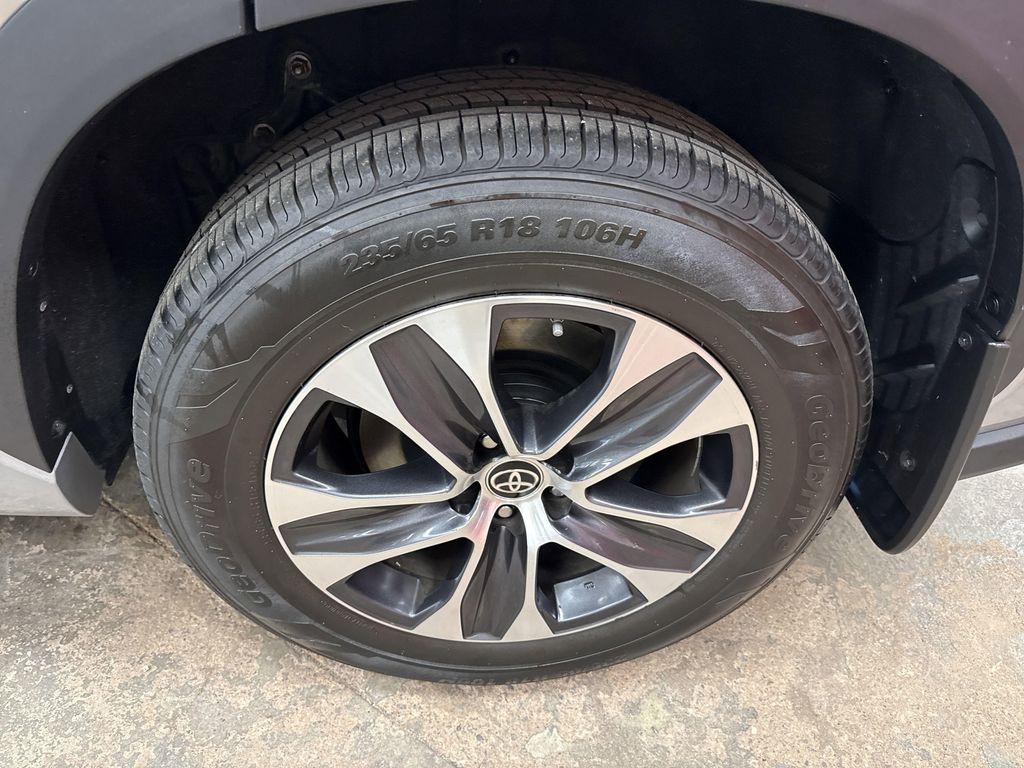 used 2022 Toyota Highlander car, priced at $36,934