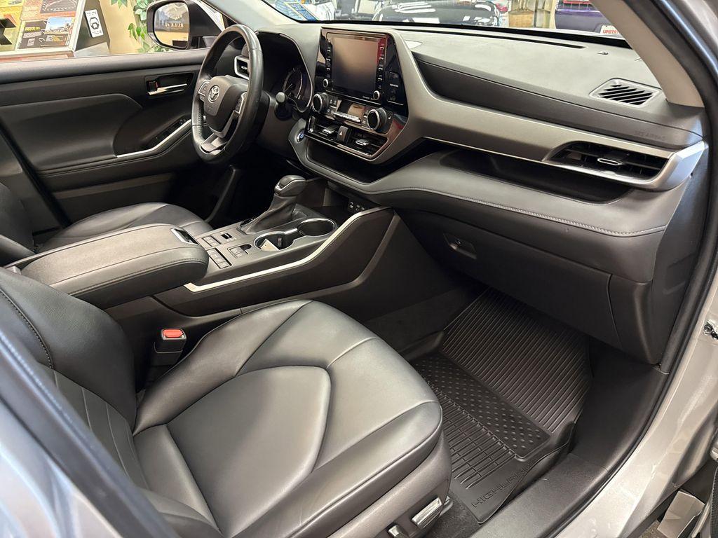 used 2022 Toyota Highlander car, priced at $36,934
