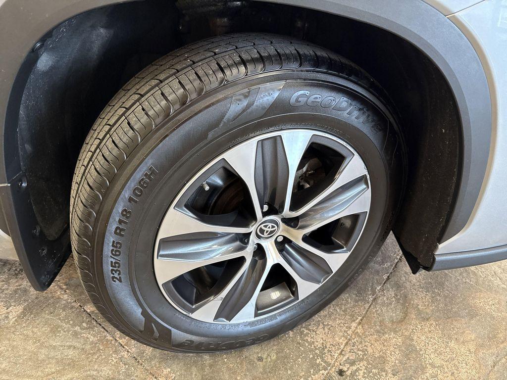 used 2022 Toyota Highlander car, priced at $36,934