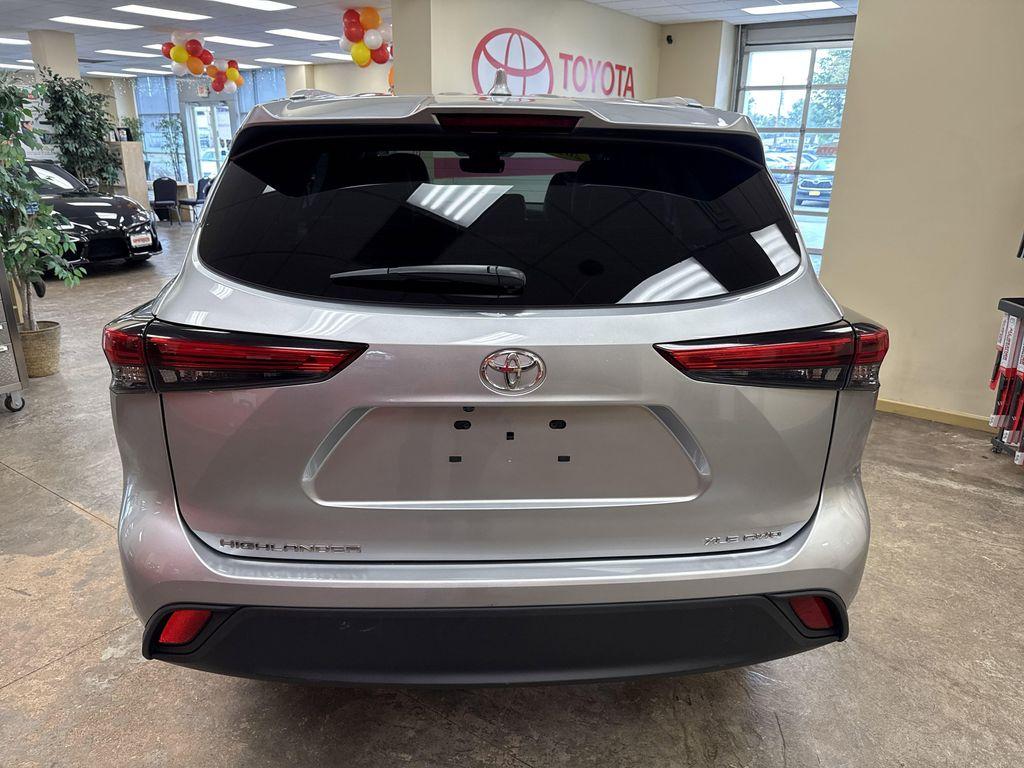 used 2022 Toyota Highlander car, priced at $36,934