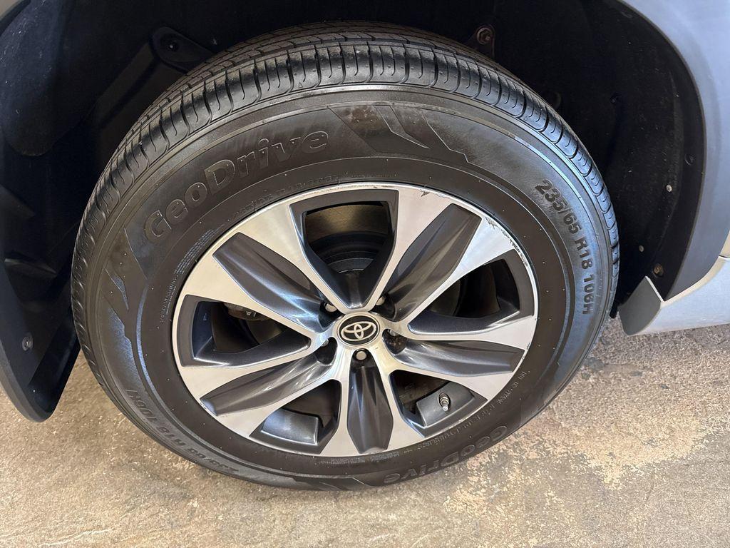 used 2022 Toyota Highlander car, priced at $36,934