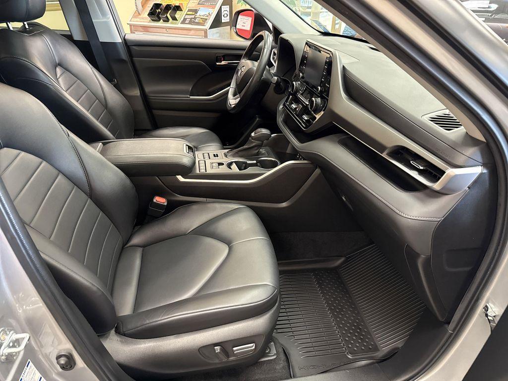 used 2022 Toyota Highlander car, priced at $36,934