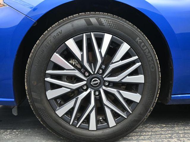 used 2025 Nissan Altima car, priced at $20,596