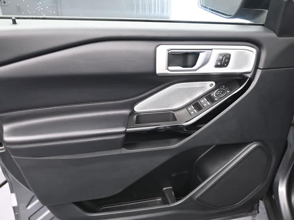 used 2022 Ford Explorer car, priced at $39,390
