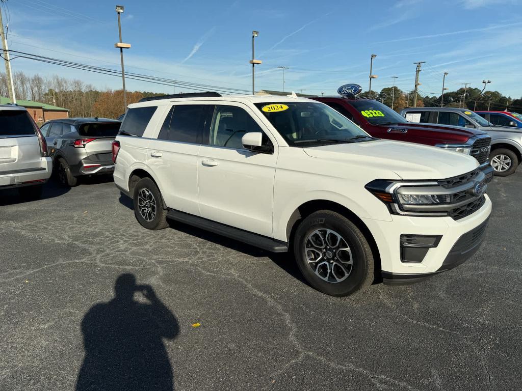 used 2024 Ford Expedition car, priced at $41,989