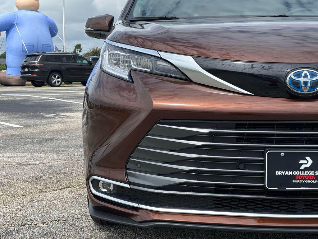 new 2024 Toyota Sienna car, priced at $55,494