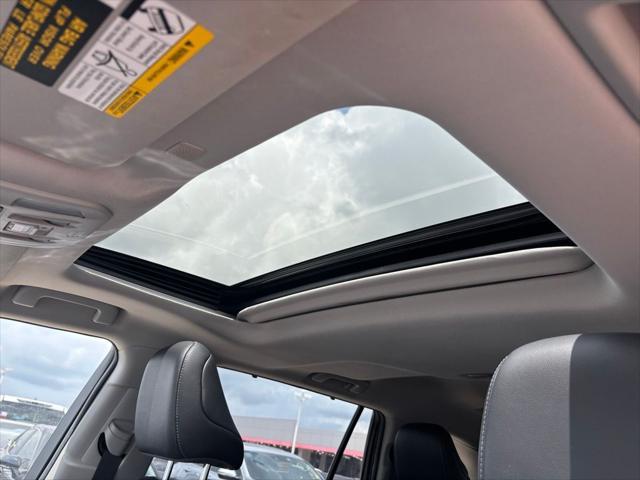used 2020 Toyota Highlander car, priced at $33,727
