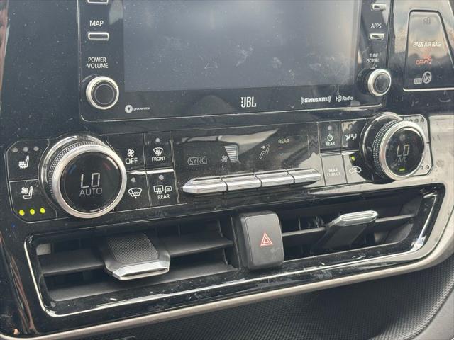 used 2020 Toyota Highlander car, priced at $33,727