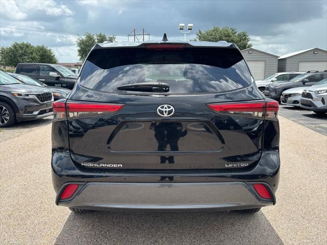 used 2020 Toyota Highlander car, priced at $33,727