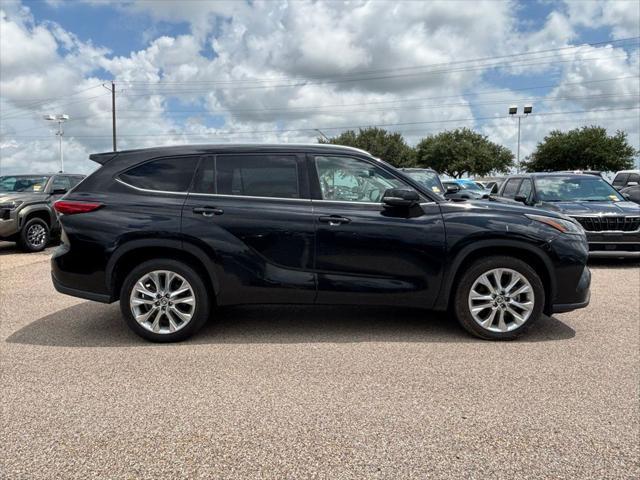 used 2020 Toyota Highlander car, priced at $33,727