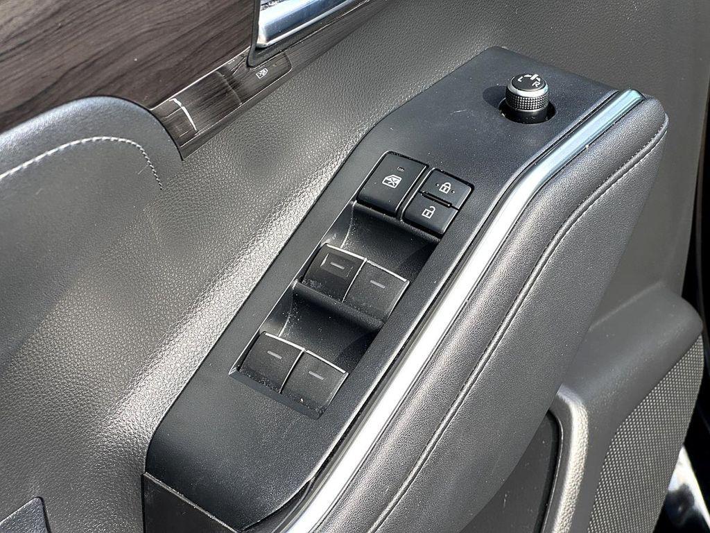 used 2021 Toyota Highlander Hybrid car, priced at $35,991