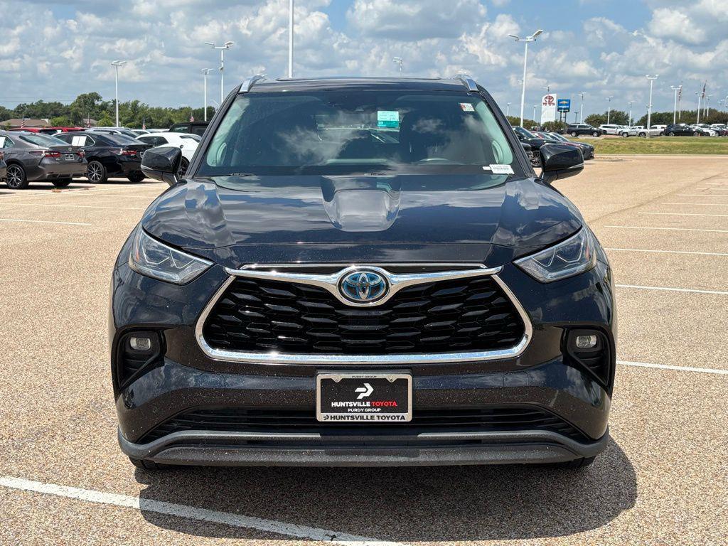 used 2021 Toyota Highlander Hybrid car, priced at $35,991