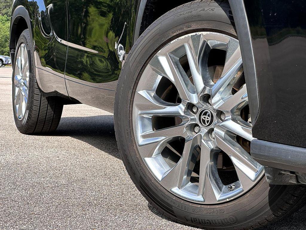used 2021 Toyota Highlander Hybrid car, priced at $35,991