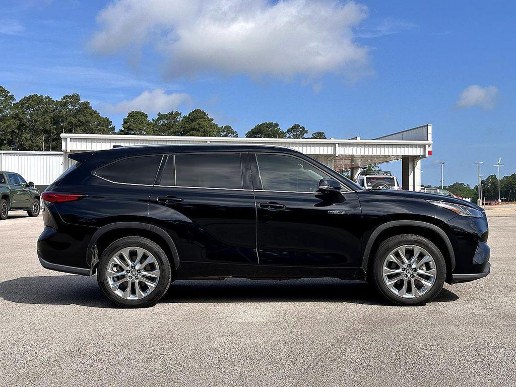 used 2021 Toyota Highlander Hybrid car, priced at $35,991